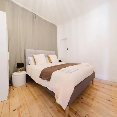 41 Bed River Front Appartement *