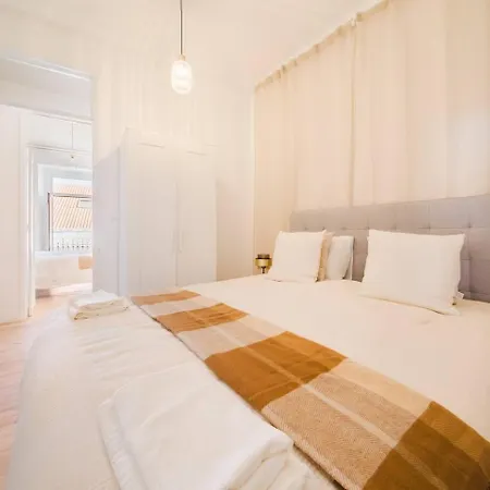 41 Bed River Front Appartement